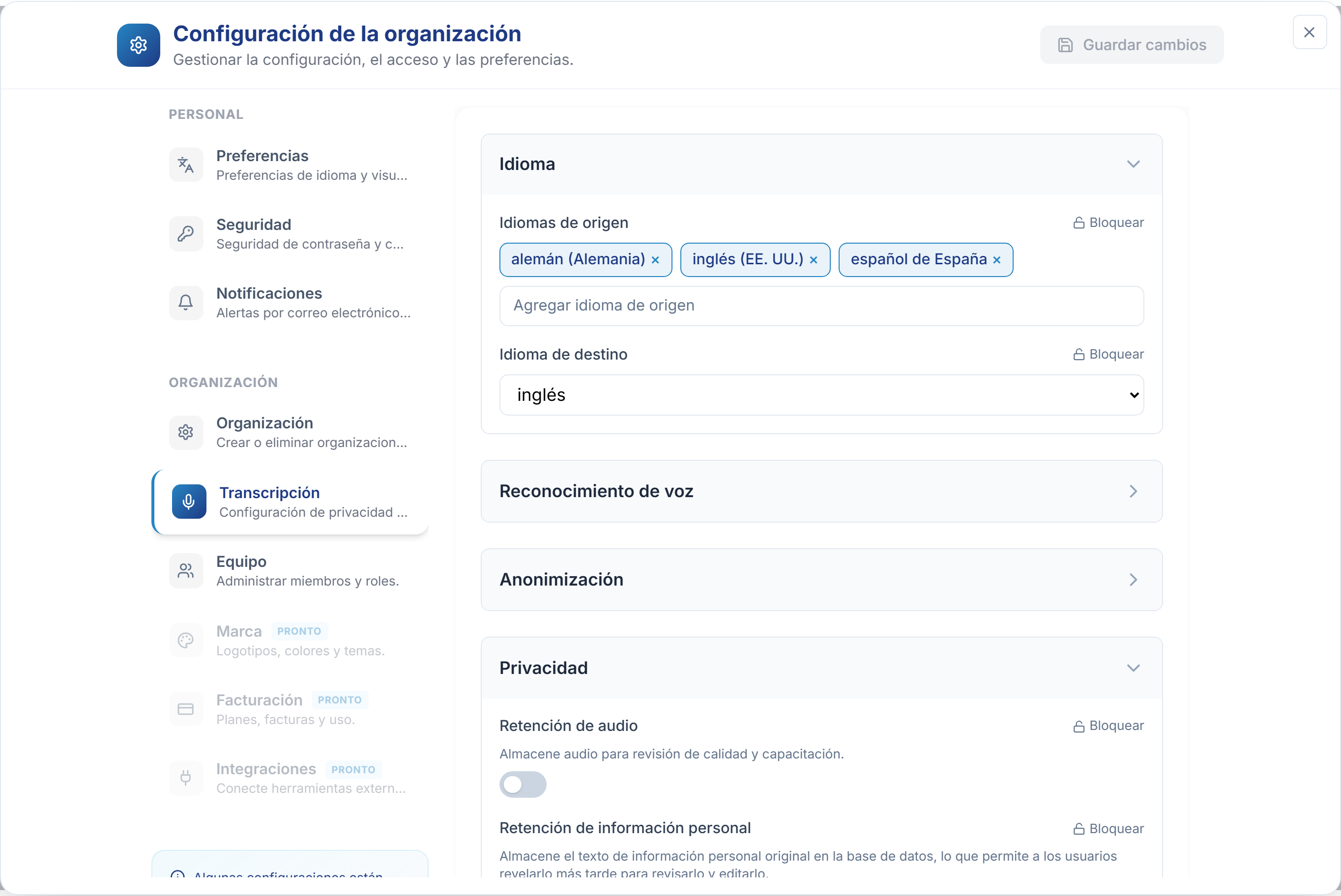 La sección Idioma en la configuración de Transcripción, con los campos Idiomas de origen e Idioma de destino.